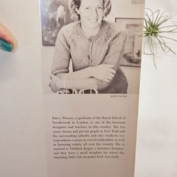 Vintage CREWEL EMBROIDERY How to Book by Erica Wilson HC DJ 1962 - Picture 3 of 12